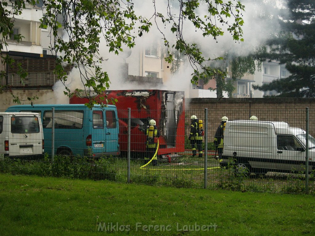 Brand Frittenwagen Pkw Koeln Vingst Passauerstr P01.JPG